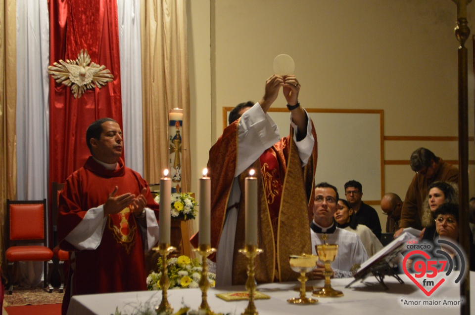 Fiéis realizam Vigília de Pentecostes da São José Operário até a Cristo Redentor