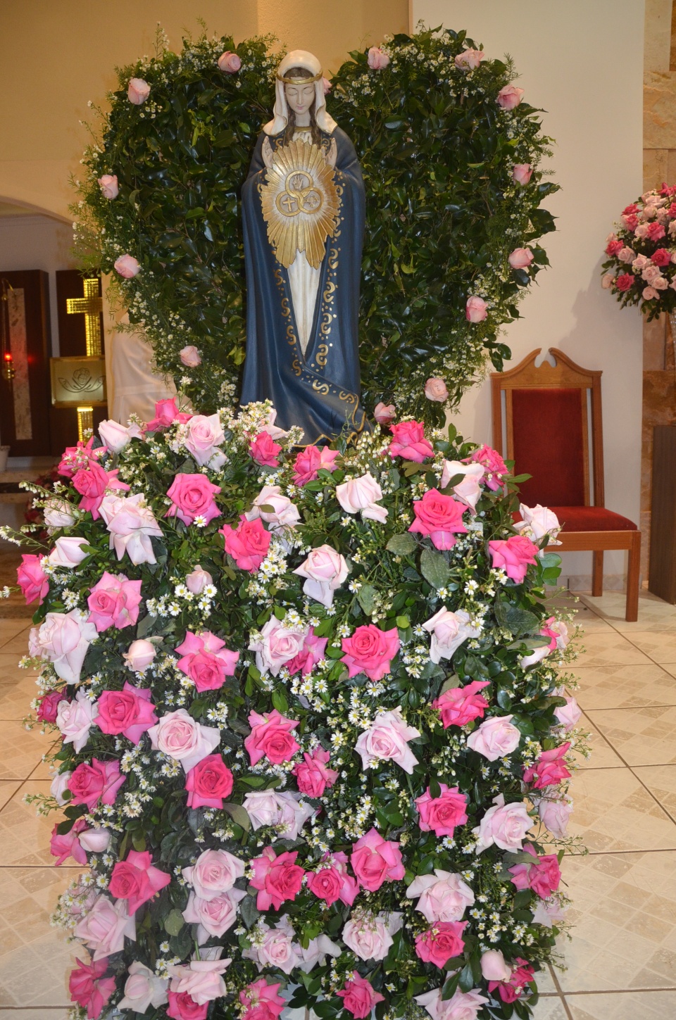 N.Sra. Santíssima Trindade - Missa com coroação e festejos juninos