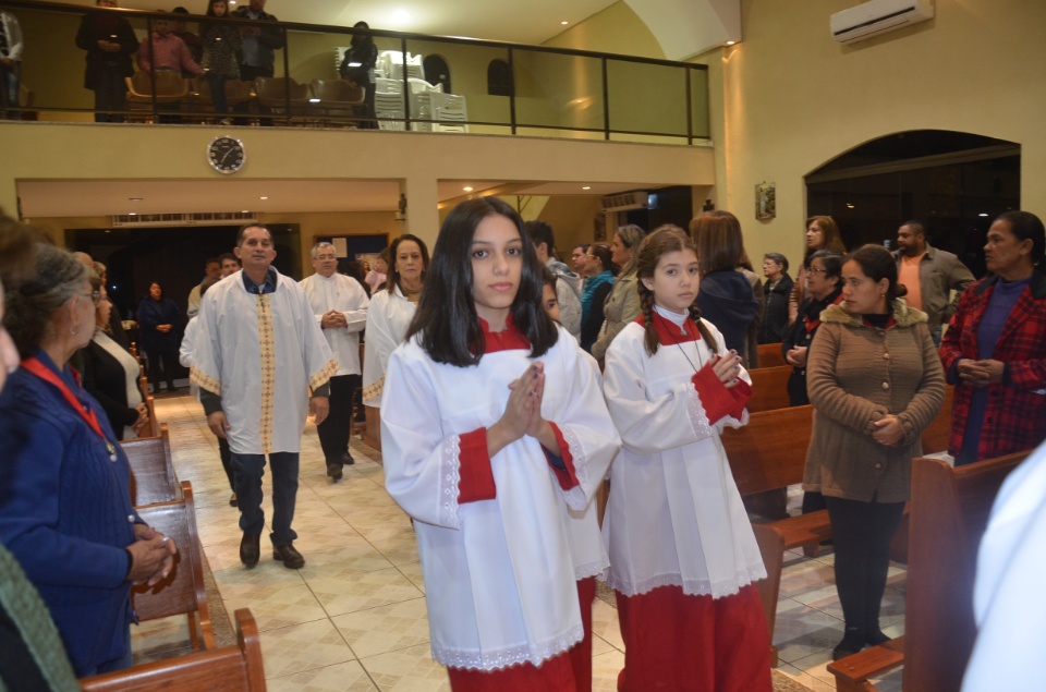 N.Sra. Santíssima Trindade - Missa com coroação e festejos juninos