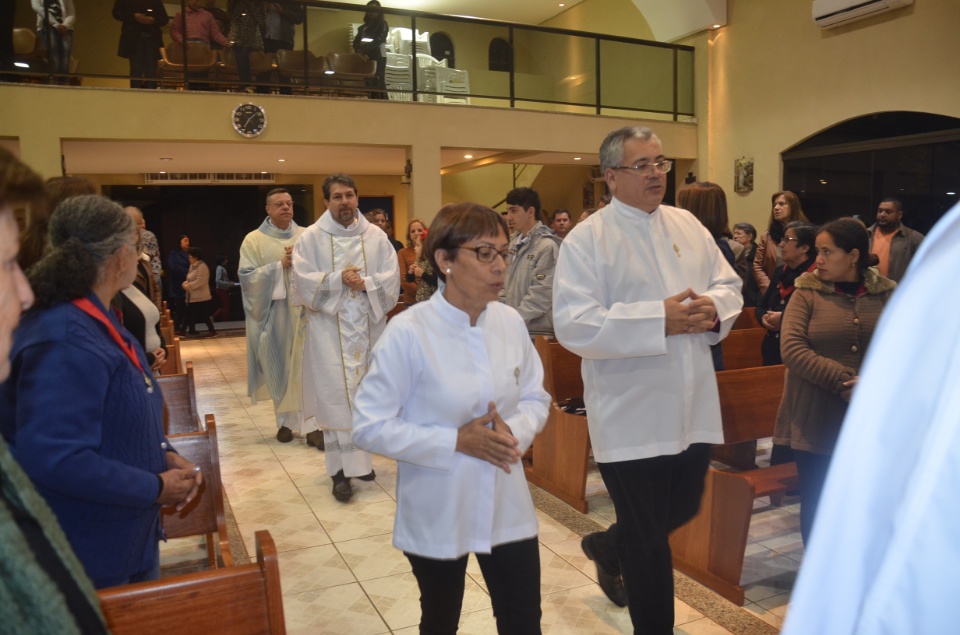 N.Sra. Santíssima Trindade - Missa com coroação e festejos juninos