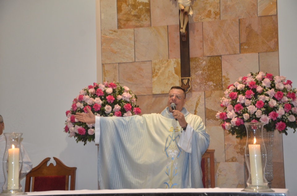 N.Sra. Santíssima Trindade - Missa com coroação e festejos juninos