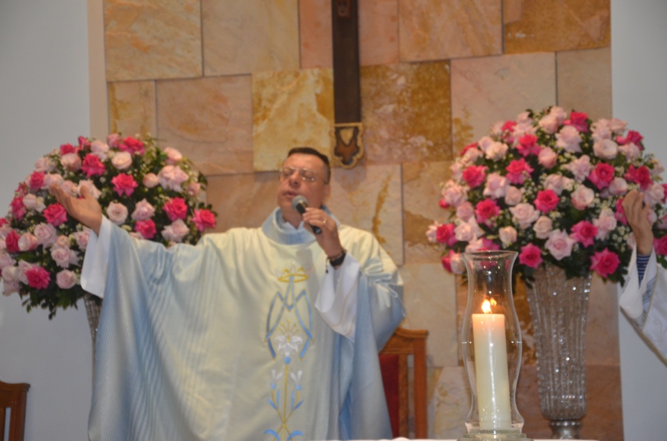 N.Sra. Santíssima Trindade - Missa com coroação e festejos juninos