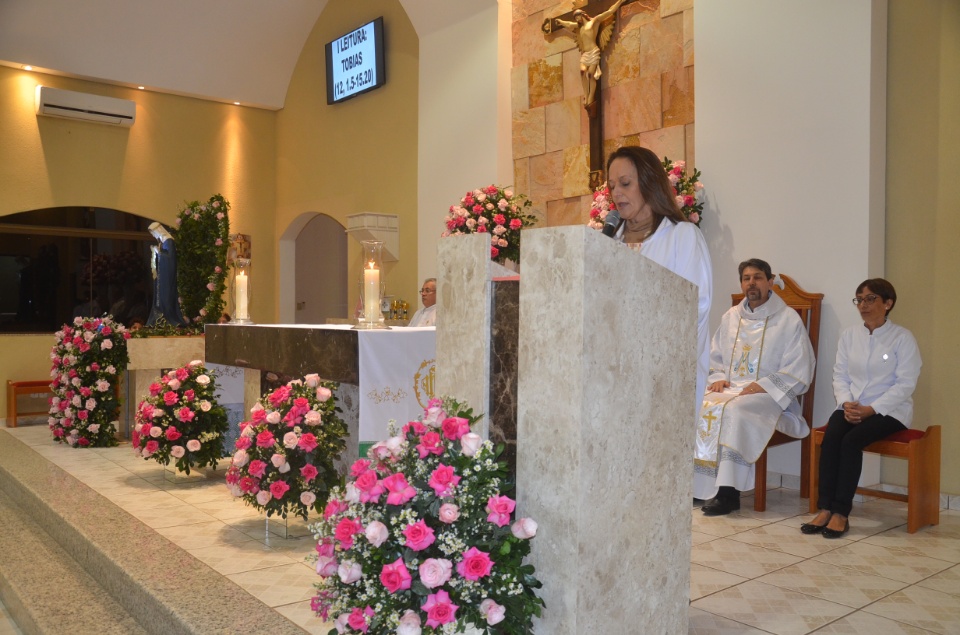 N.Sra. Santíssima Trindade - Missa com coroação e festejos juninos