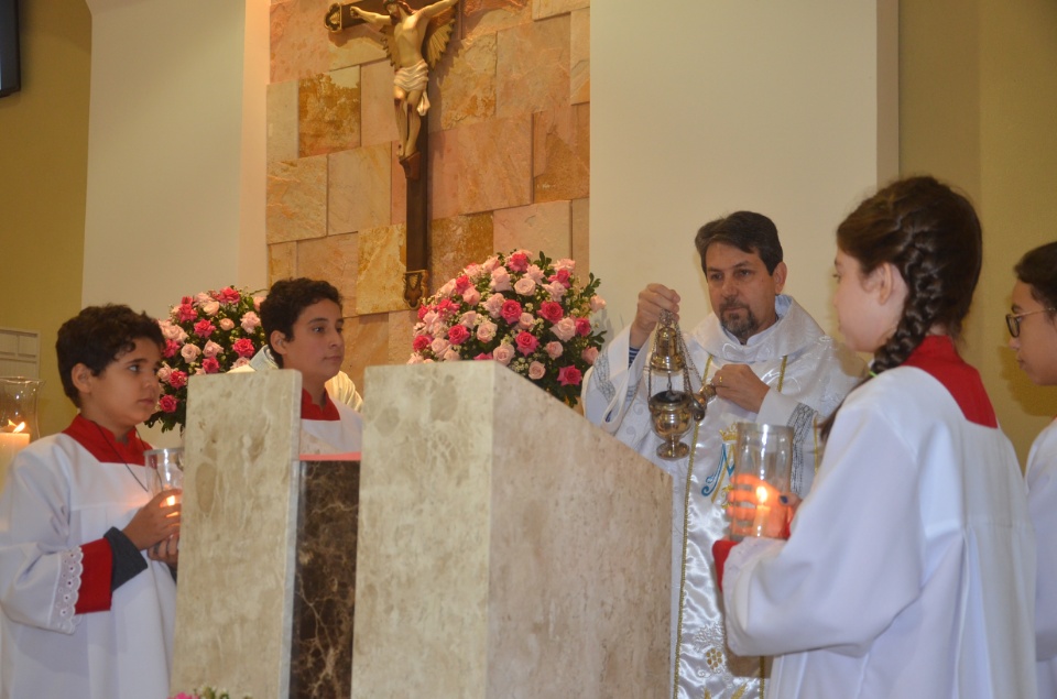 N.Sra. Santíssima Trindade - Missa com coroação e festejos juninos