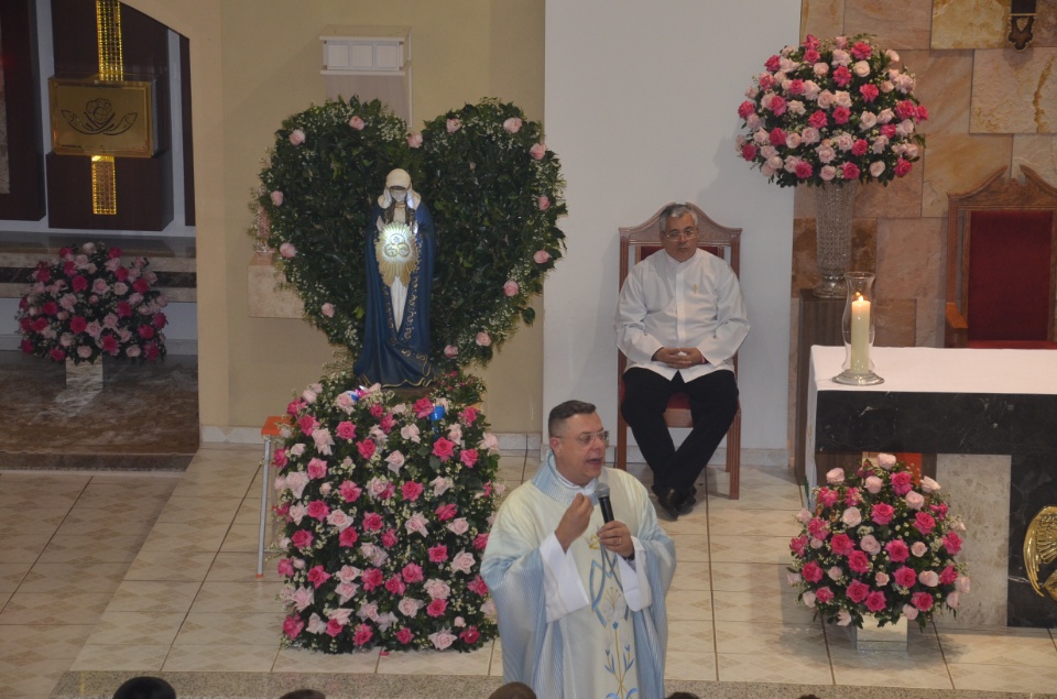 N.Sra. Santíssima Trindade - Missa com coroação e festejos juninos