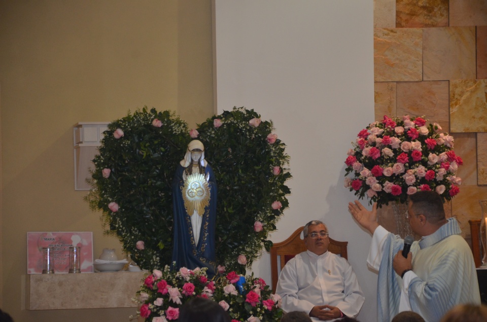 N.Sra. Santíssima Trindade - Missa com coroação e festejos juninos