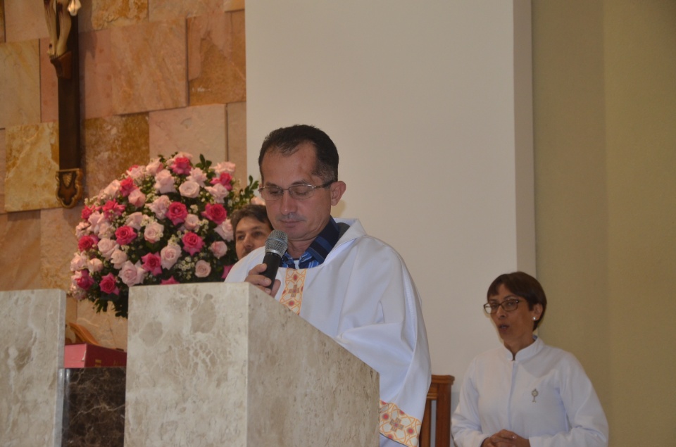 N.Sra. Santíssima Trindade - Missa com coroação e festejos juninos