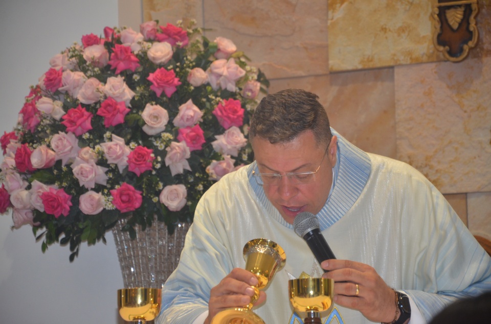 N.Sra. Santíssima Trindade - Missa com coroação e festejos juninos