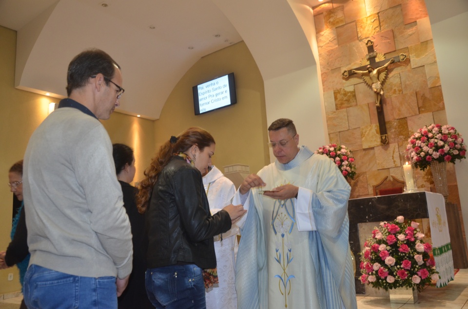 N.Sra. Santíssima Trindade - Missa com coroação e festejos juninos