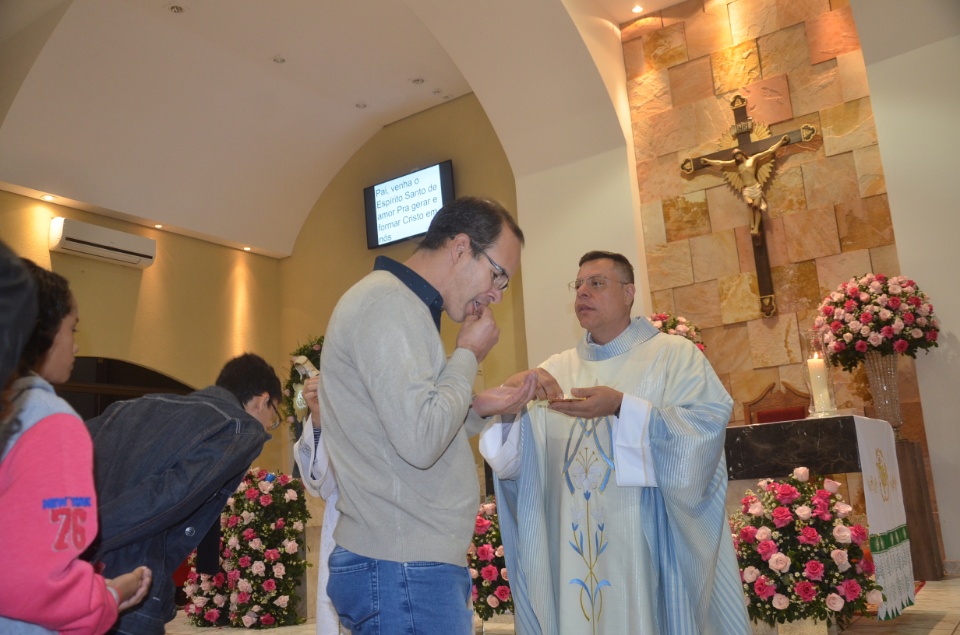 N.Sra. Santíssima Trindade - Missa com coroação e festejos juninos