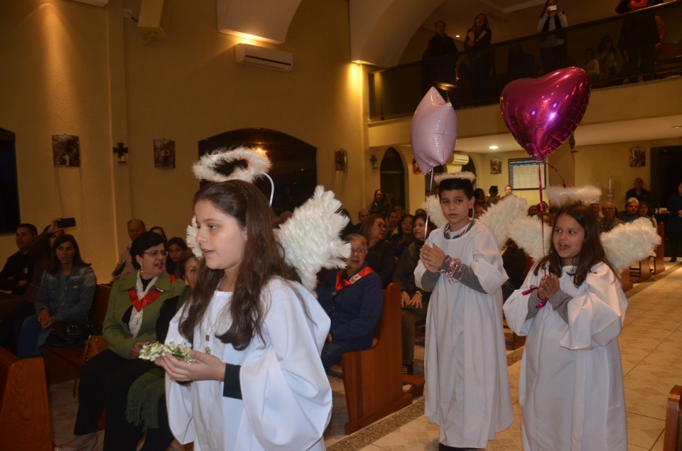 N.Sra. Santíssima Trindade - Missa com coroação e festejos juninos