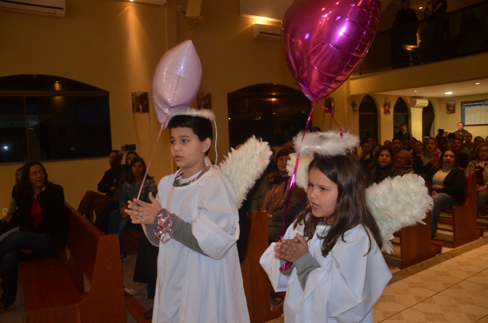 N.Sra. Santíssima Trindade - Missa com coroação e festejos juninos