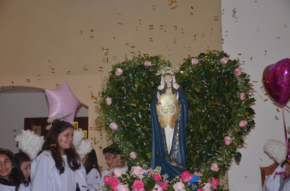 N.Sra. Santíssima Trindade - Missa com coroação e festejos juninos