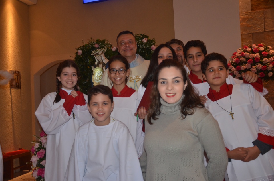 N.Sra. Santíssima Trindade - Missa com coroação e festejos juninos