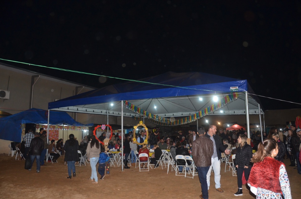 N.Sra. Santíssima Trindade - Missa com coroação e festejos juninos