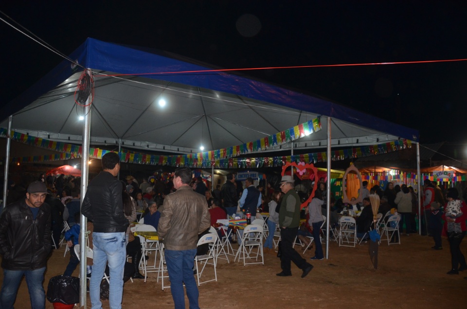 N.Sra. Santíssima Trindade - Missa com coroação e festejos juninos