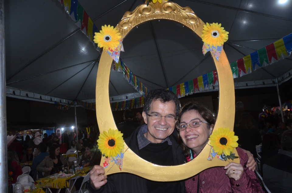 N.Sra. Santíssima Trindade - Missa com coroação e festejos juninos
