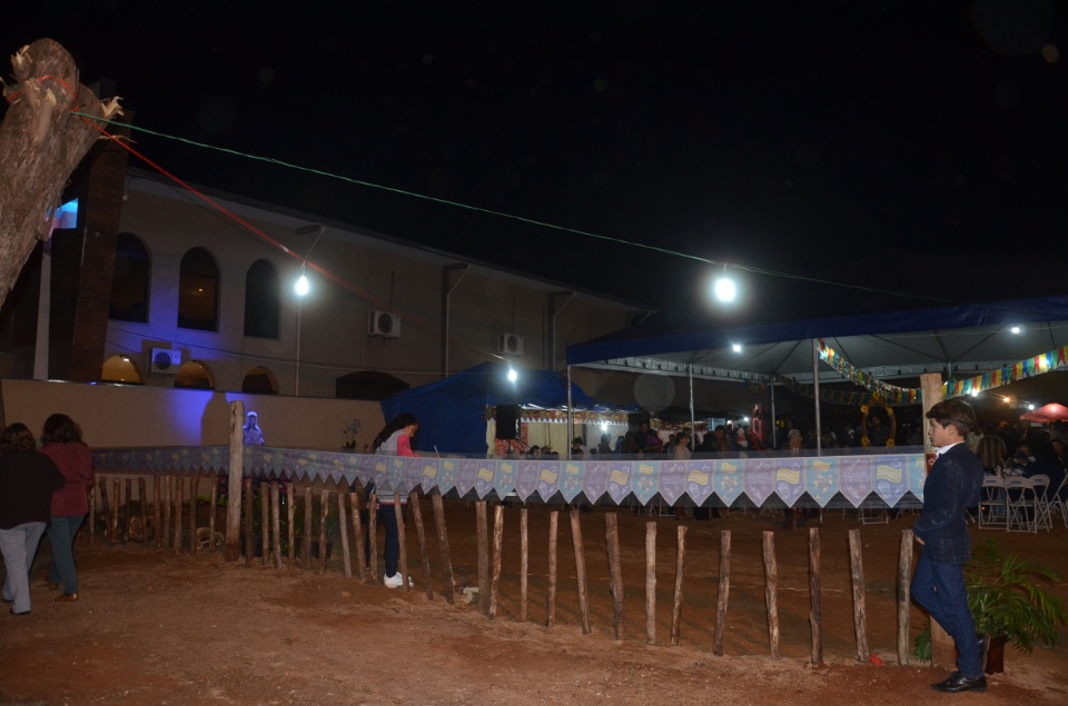 N.Sra. Santíssima Trindade - Missa com coroação e festejos juninos