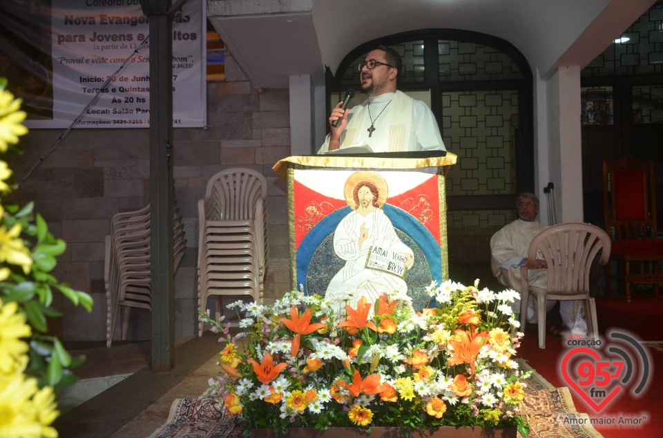 Multidão acompanha celebração de Corpus Christi na Catedral