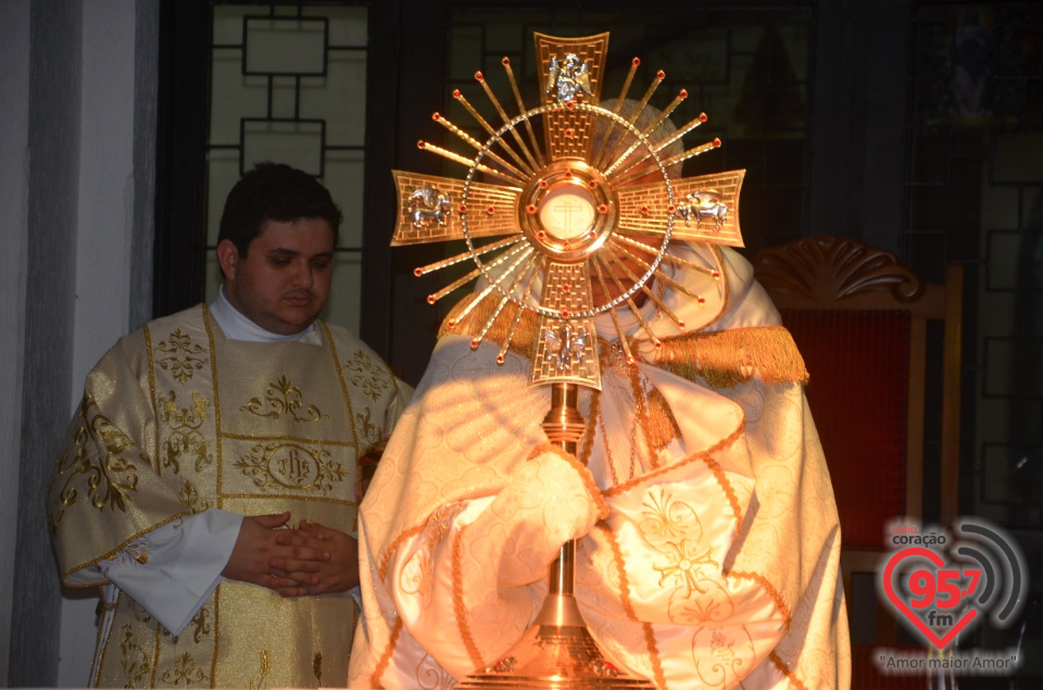 Multidão acompanha celebração de Corpus Christi na Catedral