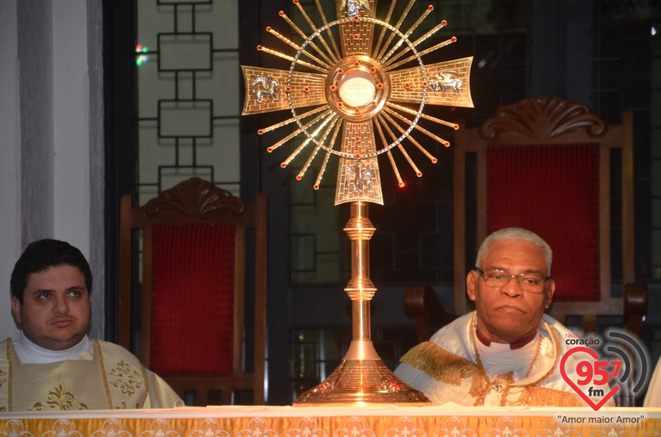 Multidão acompanha celebração de Corpus Christi na Catedral