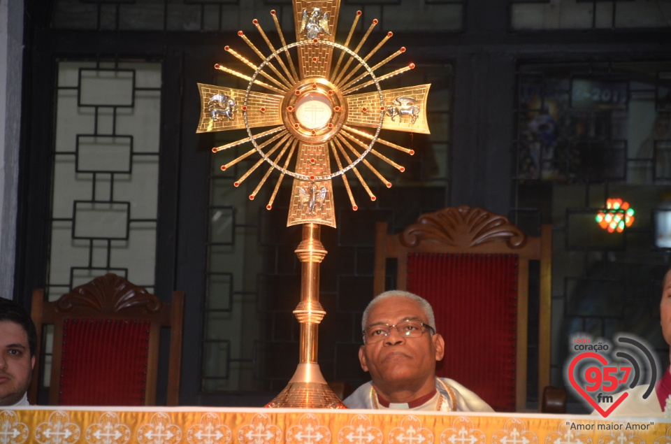 Multidão acompanha celebração de Corpus Christi na Catedral