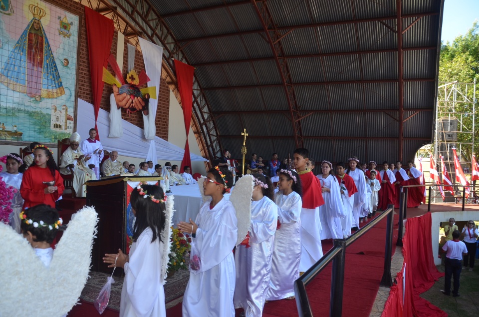 Romaria ao Sagrado Coração de Jesus reúne multidão de fiéis na Vila São Pedro