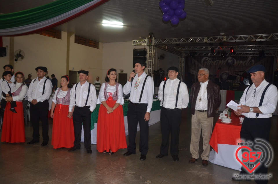 Dom Henrique prestigia 14° Jantar Italiano de Laguna Carapã