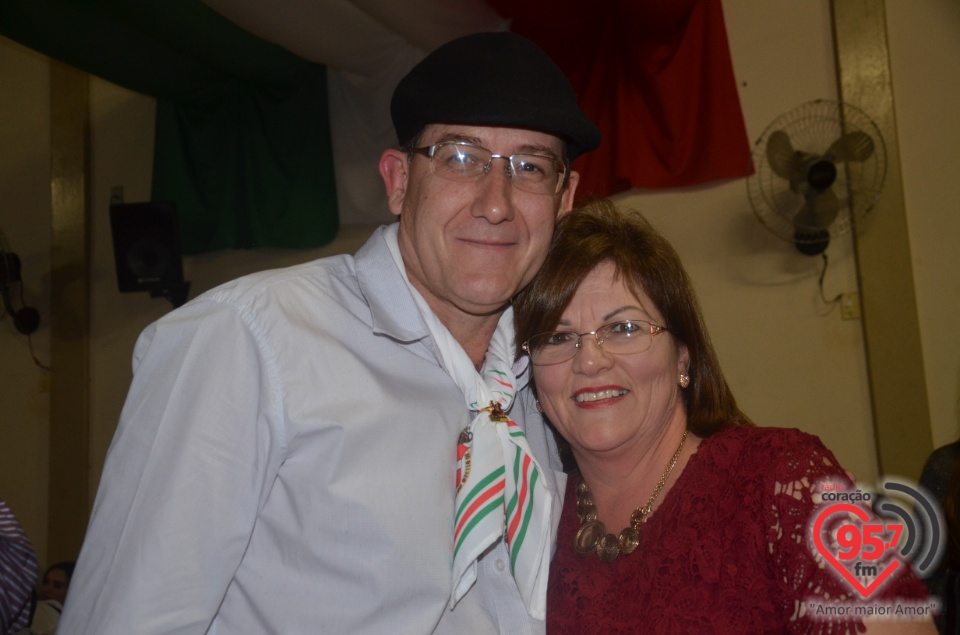 Dom Henrique prestigia 14° Jantar Italiano de Laguna Carapã