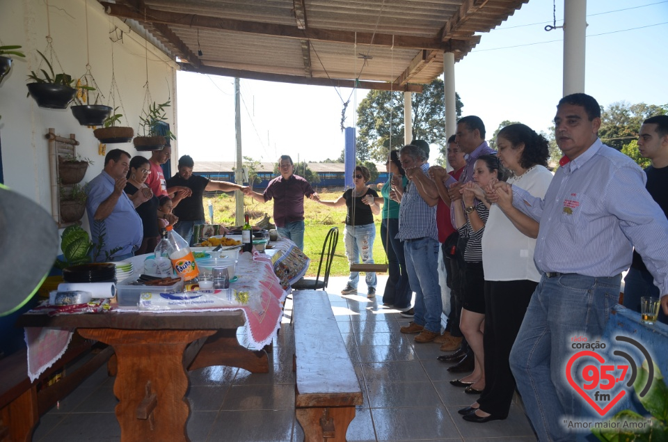 Confraternização e boas vindas aos funcionários e amigos do Sr. Osmar Caires