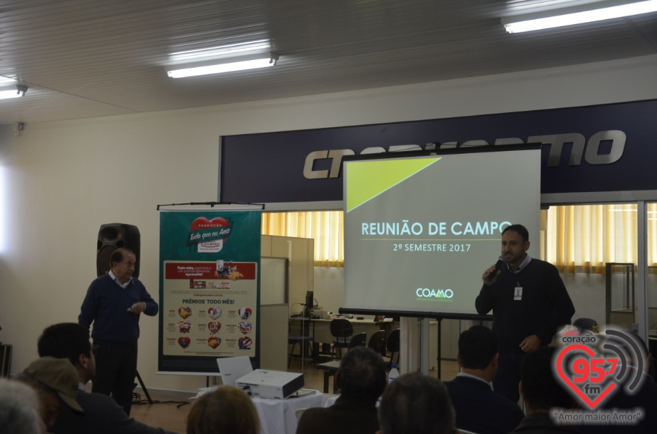 Coamo realiza reunião com cooperados no entreposto Dourados