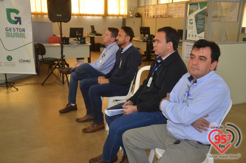 Coamo realiza reunião com cooperados no entreposto Dourados
