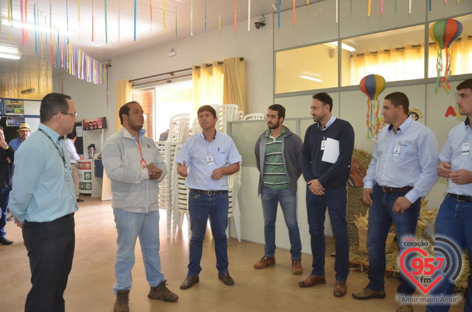 Coamo realiza reunião com cooperados no entreposto Dourados