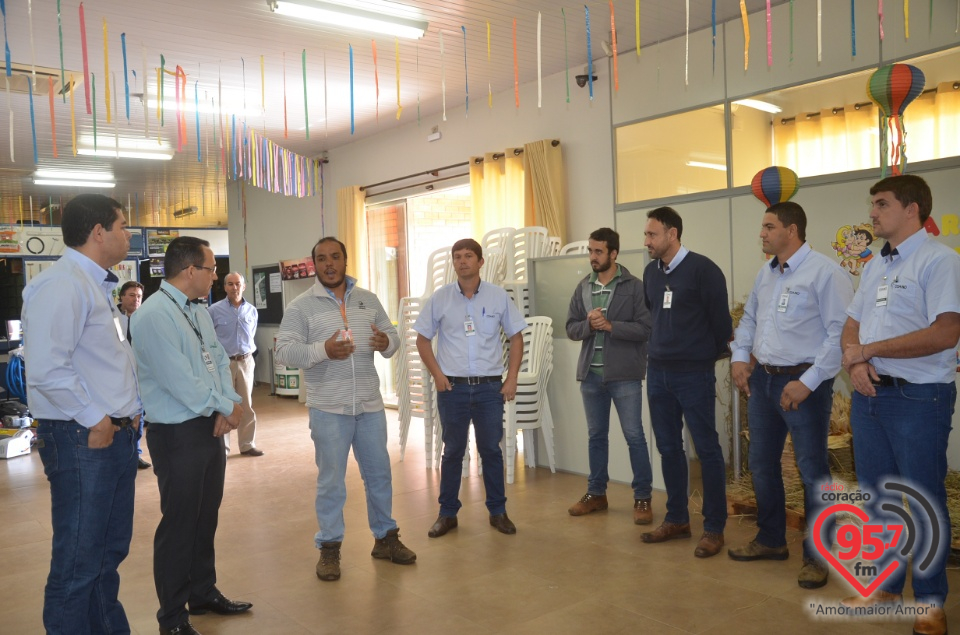 Coamo realiza reunião com cooperados no entreposto Dourados