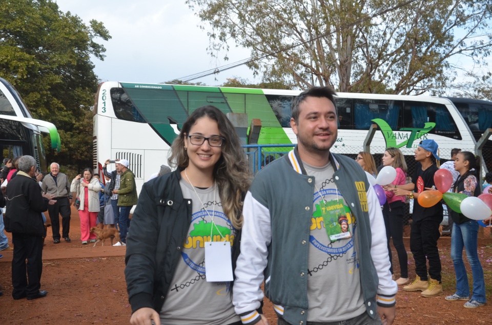 Jovens Universitários #Univida são acolhidos em aldeia para missão