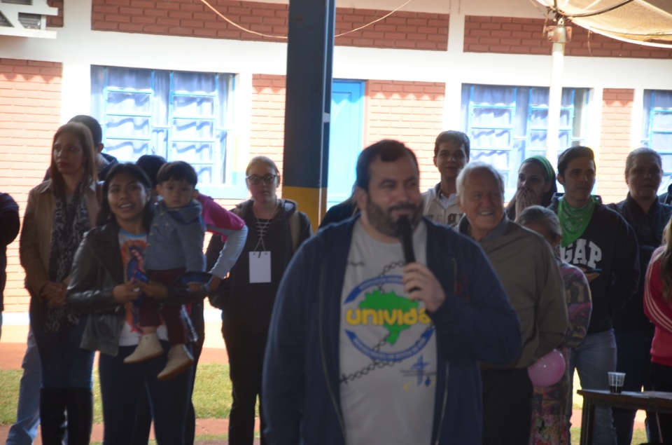 Jovens Universitários #Univida são acolhidos em aldeia para missão