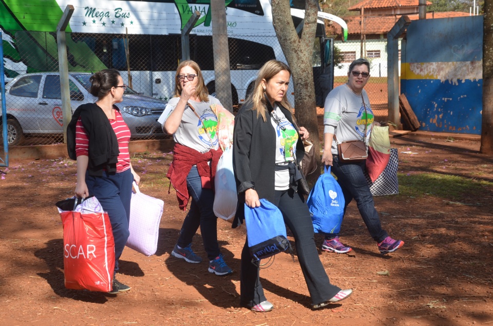 Jovens Universitários #Univida são acolhidos em aldeia para missão