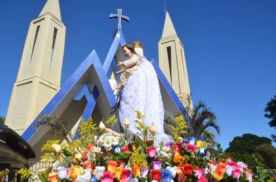 Dom Henrique preside missa em ação de graças a N. Srª do Carmo