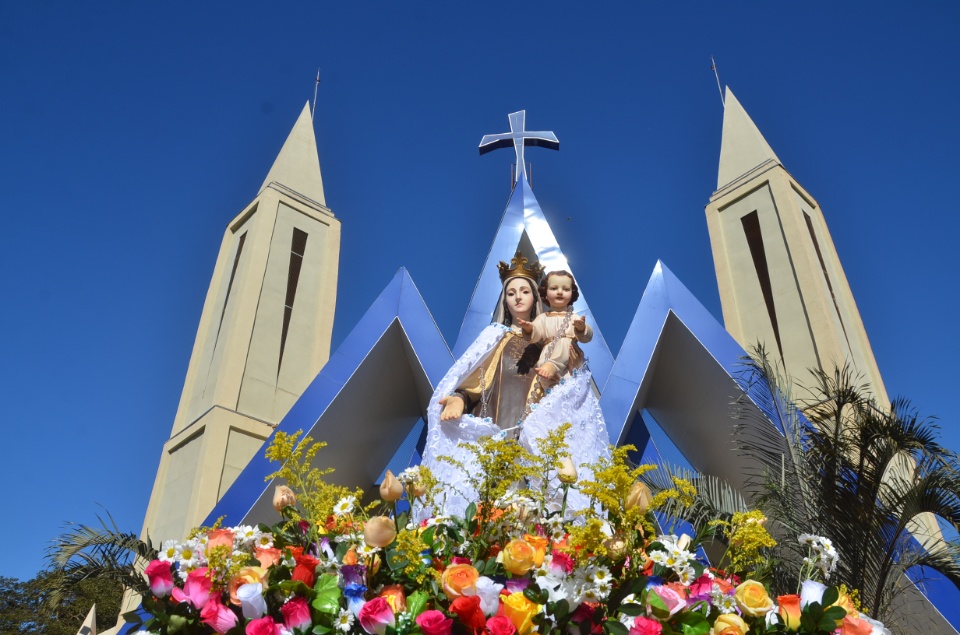 Dom Henrique preside missa em ação de graças a N. Srª do Carmo
