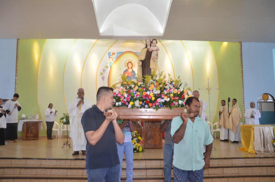 Dom Henrique preside missa em ação de graças a N. Srª do Carmo