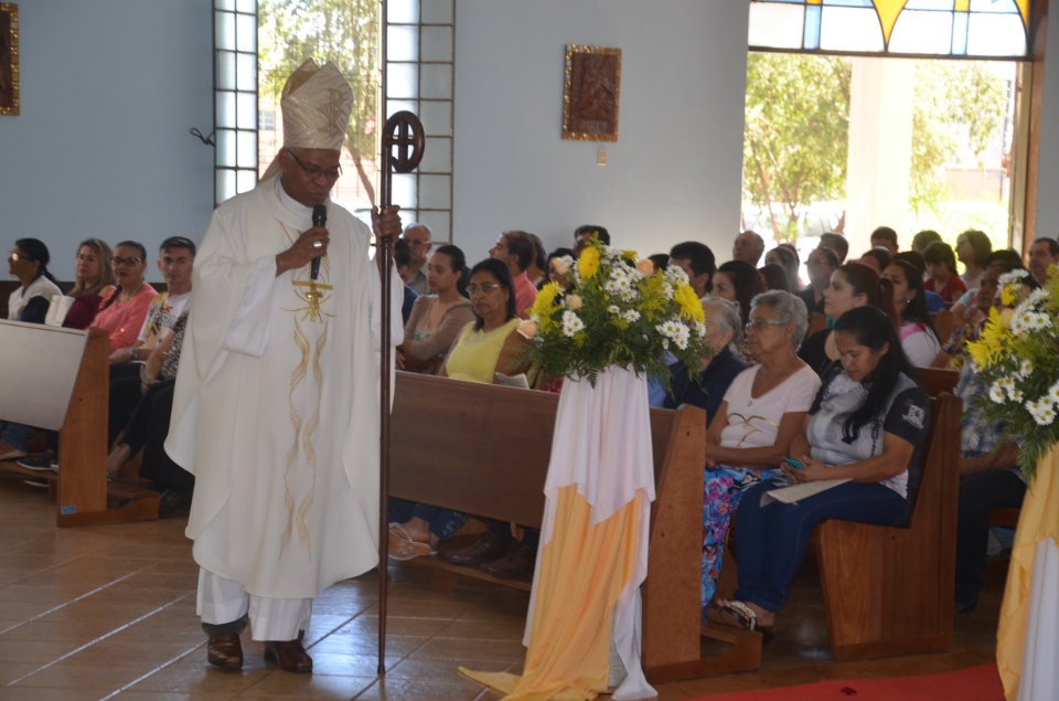 Dom Henrique preside missa em ação de graças a N. Srª do Carmo