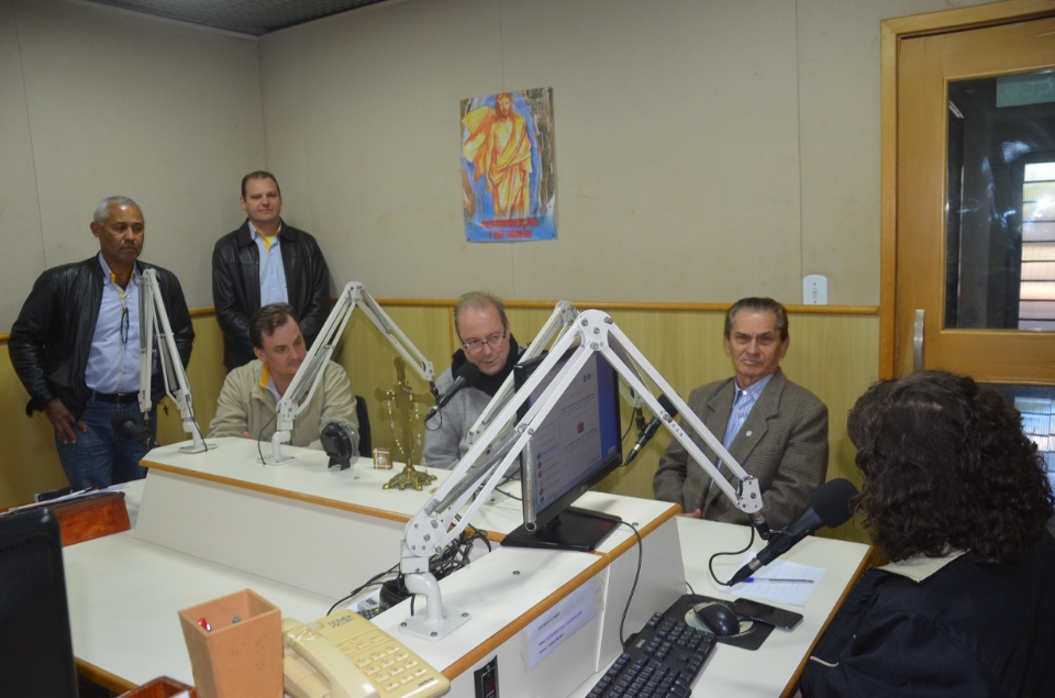 Governador do Rotary Club distrito 4470 concede entrevista na Rádio Coração