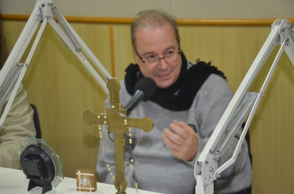 Governador do Rotary Club distrito 4470 concede entrevista na Rádio Coração