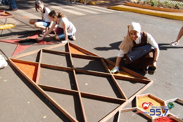 Em Dourados 10 mil católicos celebraram o dia de Corpus Christi