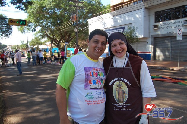 Em Dourados 10 mil católicos celebraram o dia de Corpus Christi