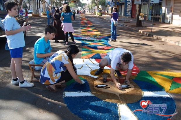 Em Dourados 10 mil católicos celebraram o dia de Corpus Christi