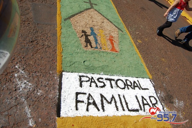 Em Dourados 10 mil católicos celebraram o dia de Corpus Christi