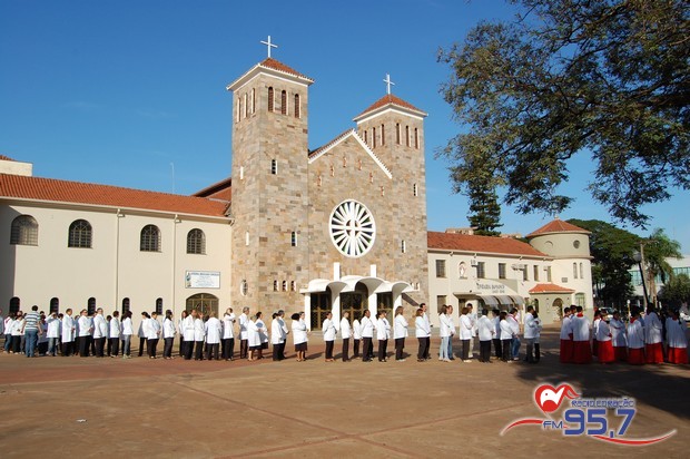 Em Dourados 10 mil católicos celebraram o dia de Corpus Christi