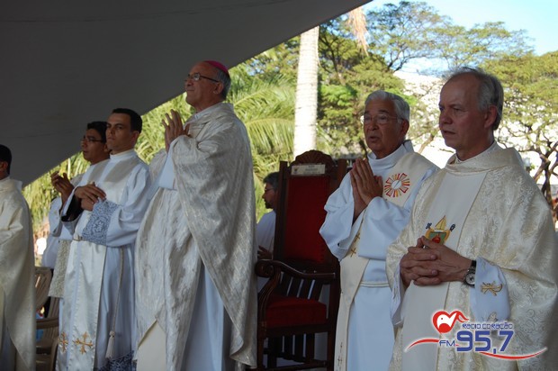 Em Dourados 10 mil católicos celebraram o dia de Corpus Christi