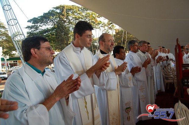 Em Dourados 10 mil católicos celebraram o dia de Corpus Christi